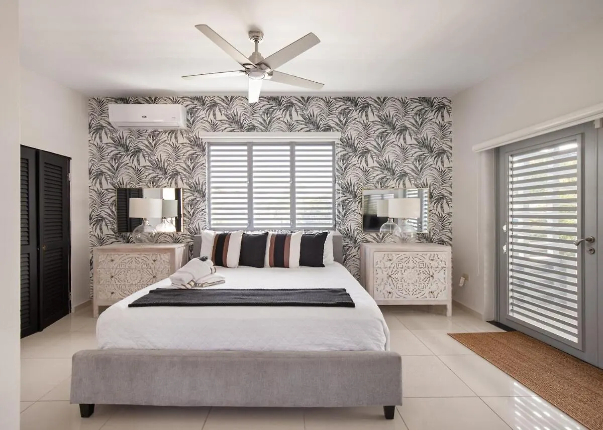 Casa Lux Oceanfront Villa Pool and Car Add Ons San Juan Feriehus